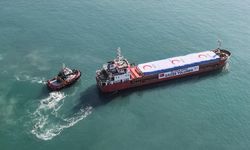 Türk Kızılayın Gazze için hazırladığı 19. 'İyilik Gemisi' Mersin limanından uğurlandı