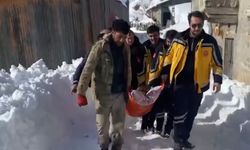 Kardan Kapanan Yolda Hasta Kurtarıldı
