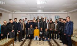 Başkan Er, Üniversite Öğrencileriyle Sahurda Buluştu: 'Ulaşımda Önemli Çalışmalarımız Olacak'