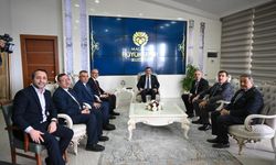 Cumhurbaşkanı Yardımcısı Yılmaz'dan Başkan Sami Er'e Kütüphane Tebriği