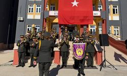 Doğanşehir'de 2. Ordu Bölge Bando Komutanlığı'ndan Öğrencilere Moral Programı