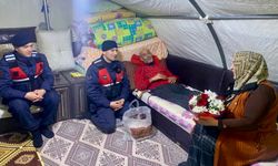 Sevgililer Günü'nde Duygulandıran Talep: 'Eşime Çiçek Getirin'