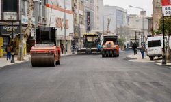 Adıyaman'da Gölbaşı Caddesi'nde Yol Yenileme Çalışmaları Hız Kesmeden Devam Ediyor