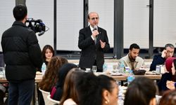 Başkan Geçit, 36 Ülkeden Uluslararası Öğrencileri İftarda Ağırladı