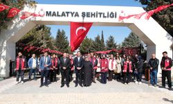 Çocuklardan Şehit Kabirlerine Anlamlı Ziyaret