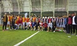 Galata Spor Turnuvada Hem Kızlar Hem Erkeklerle Mücadele Etti