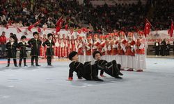 Malatya'da 23 Nisan Coşkusu Salona Sığmadı