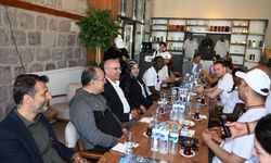 Başkan Er, 'İpek Yolu Kervanı' Üyeleriyle Bir Araya Geldi