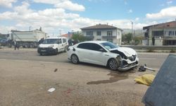 Doğanşehir'de İki Araç Çarpıştı: 2 Yaralı
