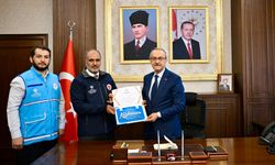 Vali Seddar Yavuz'dan TDV'ye Kurban Bağışı