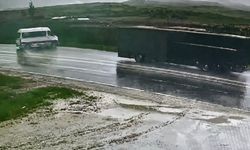 Yağış Kazayı Getirdi: Yolcu Minibüsü Şarampole Devrildi