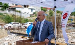 Başkan Er, Cami Temel Atma Töreninde Eksik Gördü Talimat Verdi