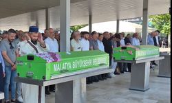 Malatya'daki Aile Faciasında Anne ve Kız Son Yolculuğuna Uğurlandı