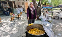 Mısır Satarak Ailesine Ve Üniversiteli Çocuğuna Destek Oluyor