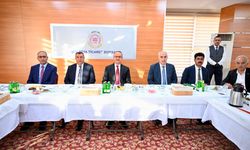 Vali Seddar Yavuz, İhracatçılarla Bir Araya Geldi