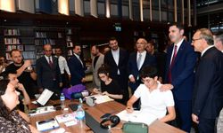 Bakan Kurum Şehir Kütüphanesi'nde Gençlerle Buluştu