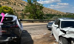 Düğün Konvoyunda Zincirleme Kaza: 4 Yaralı