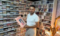 Deprem Sonrası Gelen Hediye Tutkuya Dönüştü: Binlerce Plakla Geçmişi Yaşatıyor