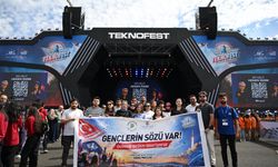 Yeşilyurt Belediyesi'nden Gençlere TEKNOFEST Gezisi