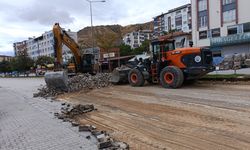 Darende'de D-300 Kara Yoluna Sıcak Asfalt