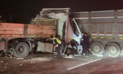 Malatya-Elazığ yolunda 3 tır birbirine girdi: 1 ölü