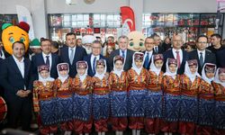 Malatya'da Kitap Şöleni Başladı: 300 Yayınevi, 350 İmza Etkinliği