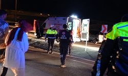 Malatya'da Otomobil Şarampole Devrildi: 2 Ağır Yaralı