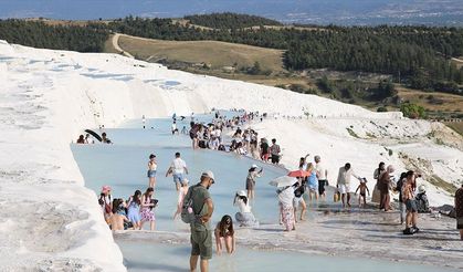 Pamukkale'de bayram tatili hareketliliği yaşanıyor