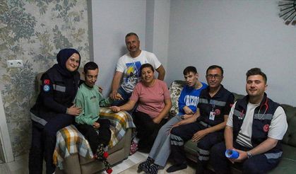 Uşak'ta sağlık çalışanları her ay 2 bin hastanın evine misafir oluyor