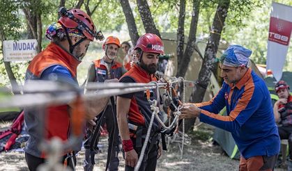 AFAD ekipleriyle omuz omuza veren gönüllüler Tunceli'deki vakalarda hayat kurtarıyor