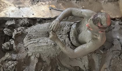 Afyonkarahisar'daki Hüdai Kaplıcaları gurbetçilerin dinlenme yeri oluyor