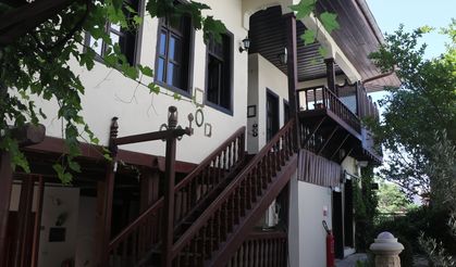 Burdur'da tarihi konakta bağımlılıkla mücadele ediliyor