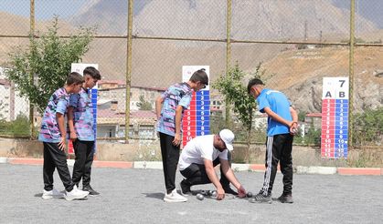 Hakkari'de bocce grup müsabakaları başladı