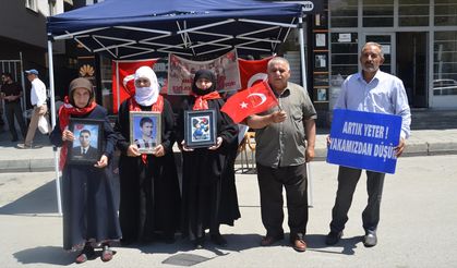 Muşlu aileler DEM Parti önündeki eylemlerini sürdürdü