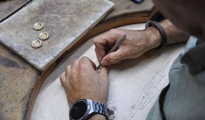 Osmanlı mirası küpeyi gelecek kuşaklara aktarmaya çalışıyor