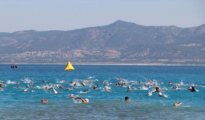 Salda Gölü'nde triatlon heyecanı yaşandı