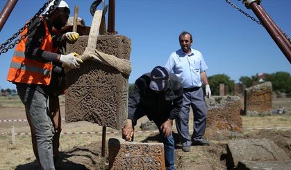 Selçuklu Meydan Mezarlığı'nda 22 yeni mezar kayıt altına alındı