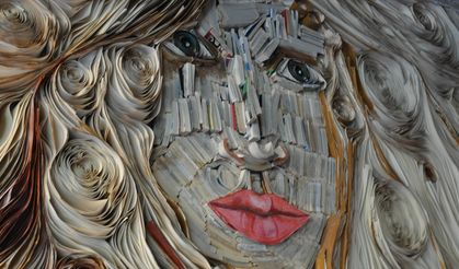 Deprem bölgesinden getirilen kullanılmayan kitaplar 9 metrekarelik portreye dönüştü