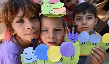 Mevsimlik tarım işçilerinin çocukları, fındık bahçelerinde çalışmak yerine okulda eğlenip öğreniyor