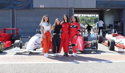 Otomobil yarışmaları şampiyonu kadın pilot, hemcinslerini yarışlara hazırlıyor