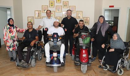 Sivas'ta bedensel engelliler 'ebru kursu' ile hayata tutunuyor