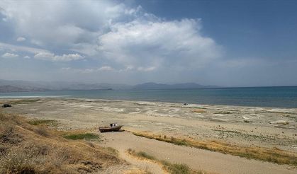 Yetersiz yağışlar ve aşırı buharlaşma Van Gölü Havzası'nı olumsuz etkiledi