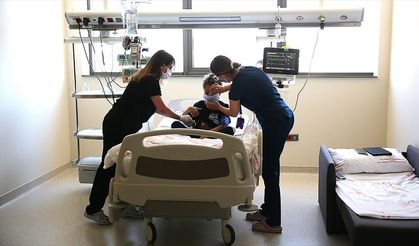 Adana Şehir Hastanesi nakil bekleyen 75 çocuğa 'umut' oldu