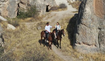 Atlarla büyüyen çift Kapadokya'da tanıştıkları çiftliği işletiyor