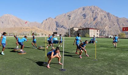 Hakkarigücü Kadın Futbol Takımı yeni sezona iddialı hazırlanıyor