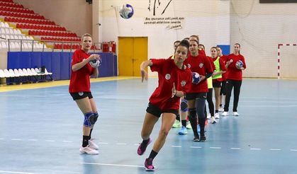 Hentbol Kadınlar Süper Ligi'nin yeni ekibi Odunpazarı'nın hedefi ilk dört