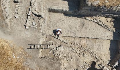 Maydos Kilisetepe Höyüğü kazılarında surların bitişiğinde yaşam alanı bulgularına ulaşıldı