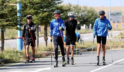 Milli sporcular asfaltta tekerlekli kayak antrenmanlarıyla kışa hazırlandı