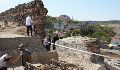 Orta Çağ'da inşa edilen Çorlu Kalesi'nde arkeolojik kazılar sürüyor