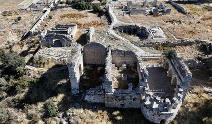 Tlos Antik Kenti'nde stadyum ile çevresindeki dükkanlar restore ediliyor